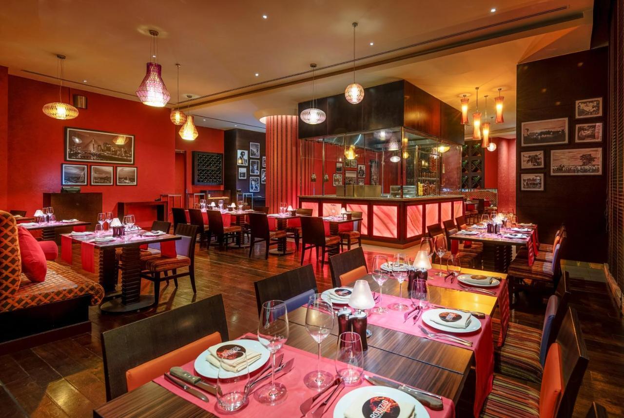 Crowne Plaza Doha - The Business Park By Ihg Hotel Exterior foto The interior of the restaurant