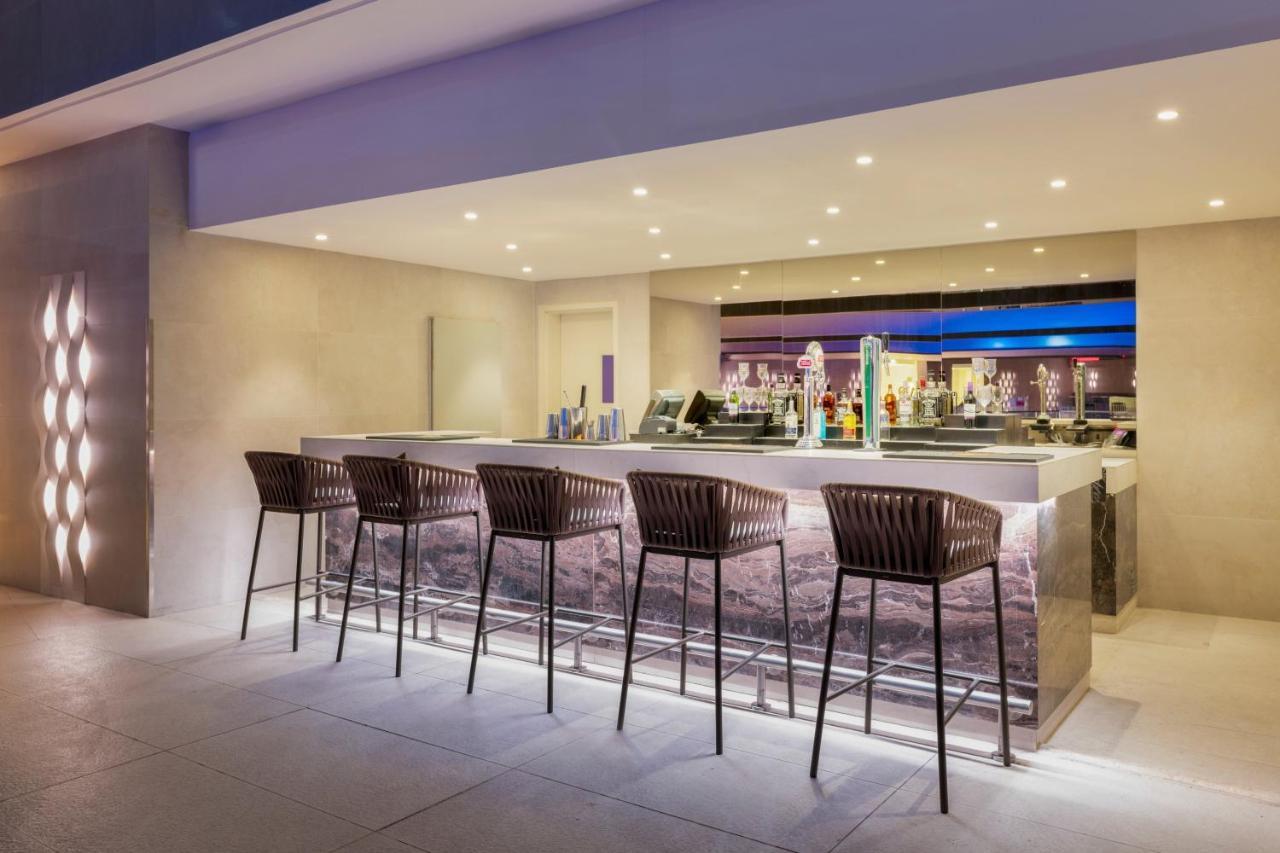 Crowne Plaza Doha - The Business Park By Ihg Hotel Exterior foto The bar at the Sky Bar